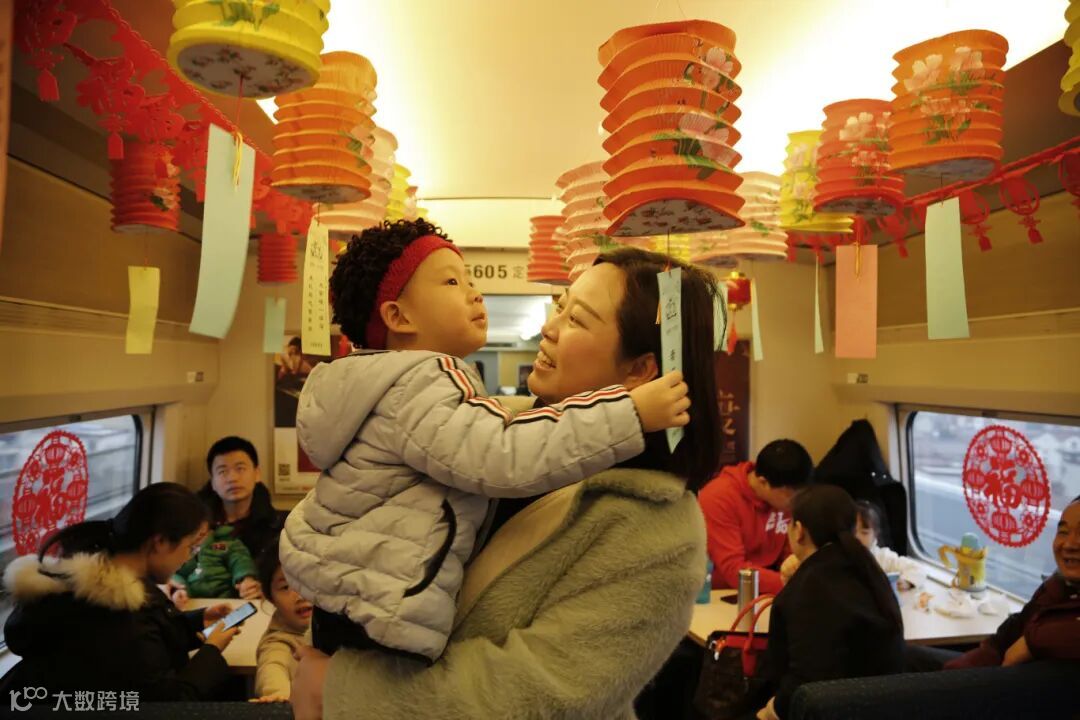 合福高铁杭黄线上的别样元宵节.jpg