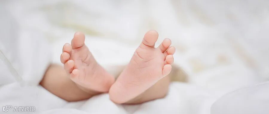 摄图网_500686927_wx_婴儿的脚丫（企业商用） (1).jpg