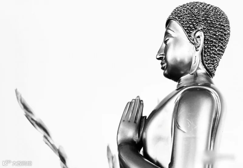 佛-金属-黑白.jpg