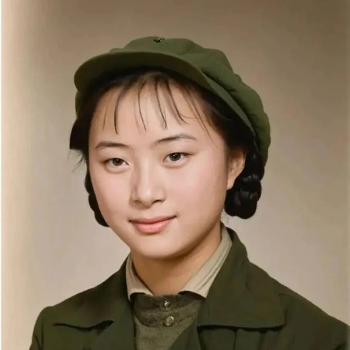 手把手教你修复老照片！用AI一键让模糊记忆变清晰