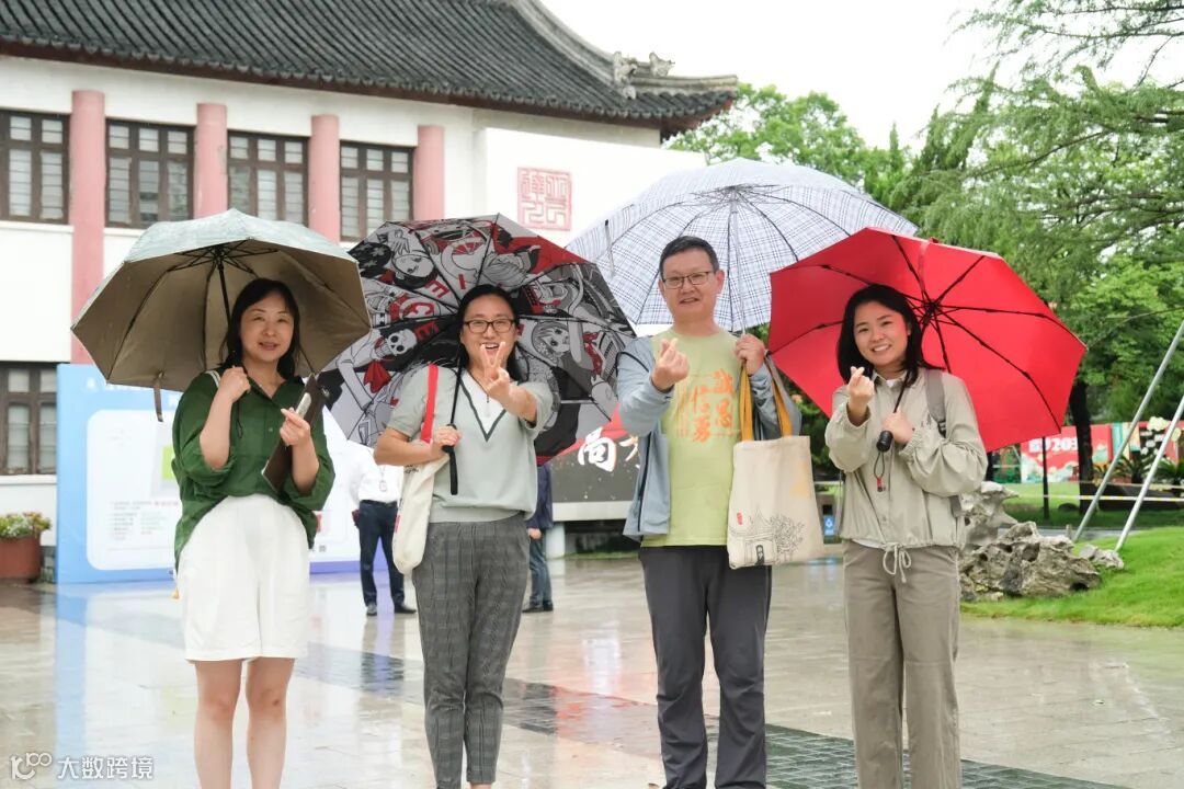 2025.6.9 英语送考-14.jpg