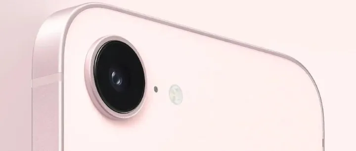 4499 的 iPhone <em>17e</em>，是苹果最便宜的「AI 船票」