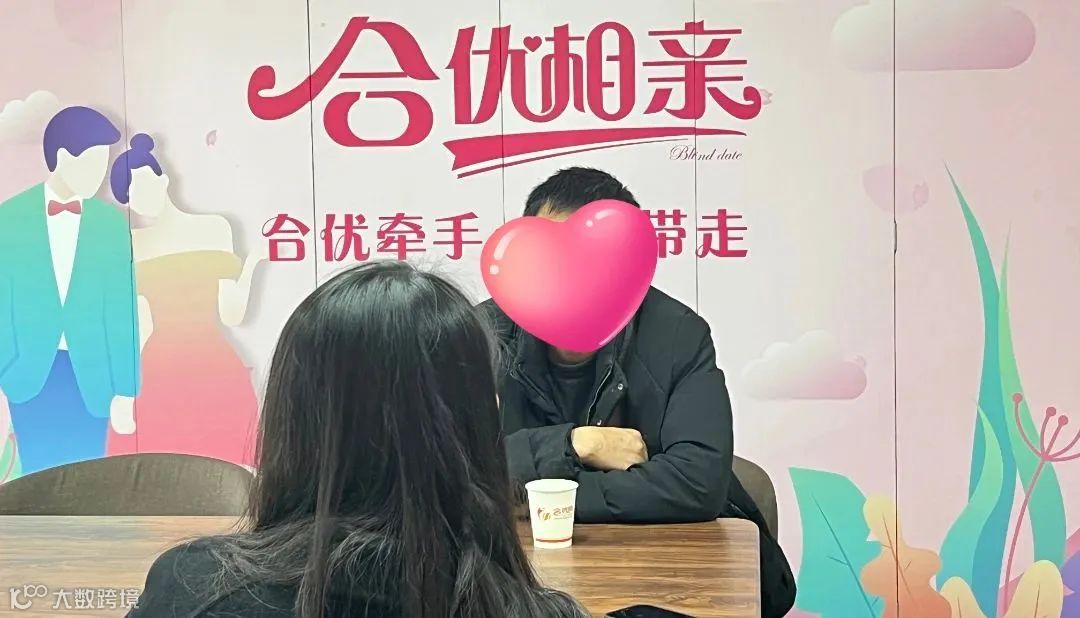 灰白色简约照片店铺宣传横版拼图 (2).png