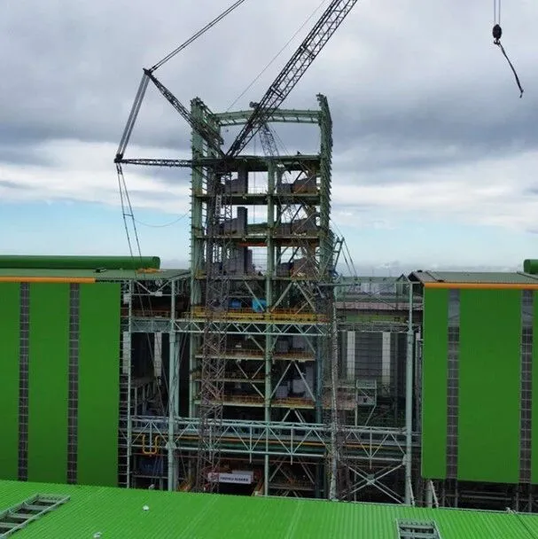 首钢集团丨首钢建设高空“展姿”！72米“钢铁巨人”傲立阿尔及利亚