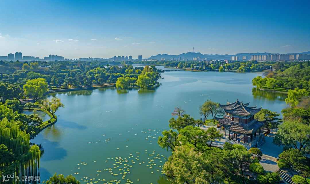 千库网_鸟瞰济南大明湖_摄影图编号20619633.png