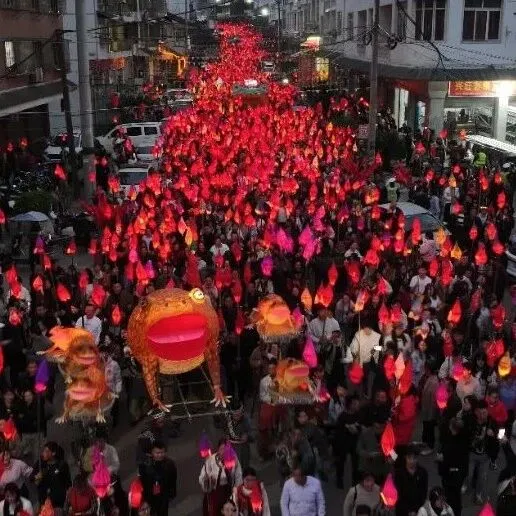 万人举灯赴约！南充蛴蟆节上演最盛大灯海盛宴！！