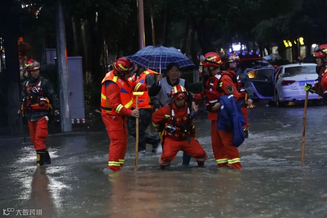 抗洪抢险_副本.jpg