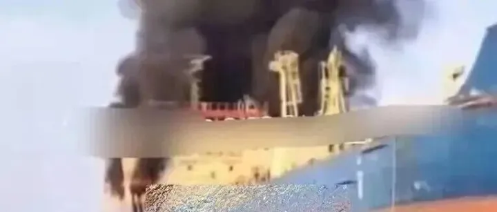 疯了！十多艘船又被炸了！货怎么办？保险公司都不赔了！！