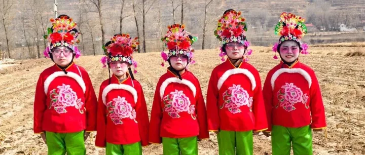 说吧，甘肃 | 田野上的花儿 —— 每日一张照片No.0426