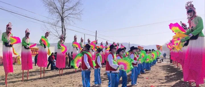 说吧，甘肃 | 和政秧歌闹新岁 —— 每日一张照片No.0424