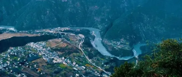 飞越<em>怒江</em>峡谷，消防“空中战队”上线执勤！