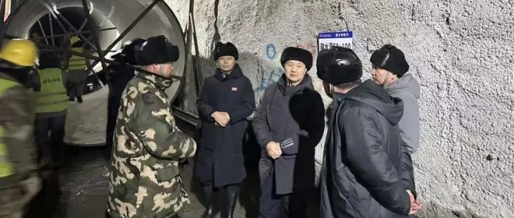 蒙水股份董事长杨成瑜到绰勒水利枢纽施工一线调研