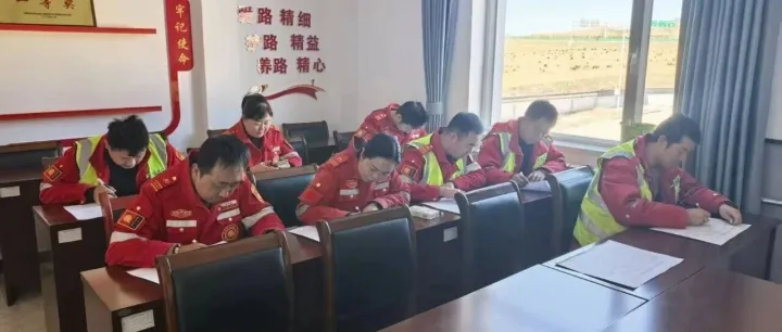 <em>海北</em>片区公司开展养护及机电运维技能达标考核