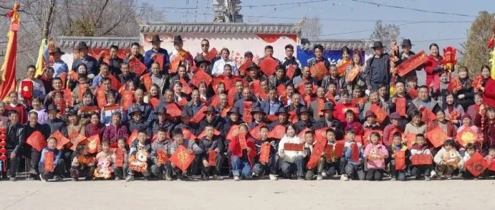 说吧，甘肃 | 乡村里的全家福 —— 每日一张照片No.0416