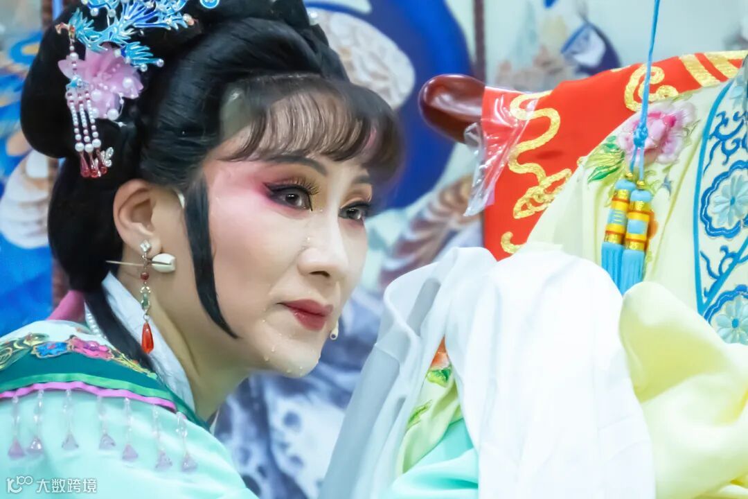 情到深处泪自流 (彭浦镇越剧团演员)+叶海明+13817534377.jpg