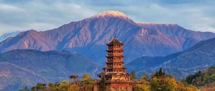 看，是雪山！心动了🤩