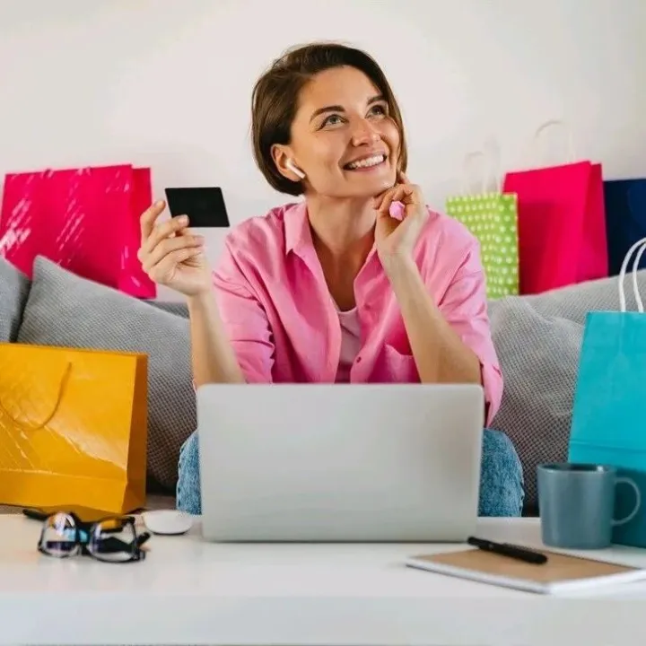 女性网购偏好率达52%