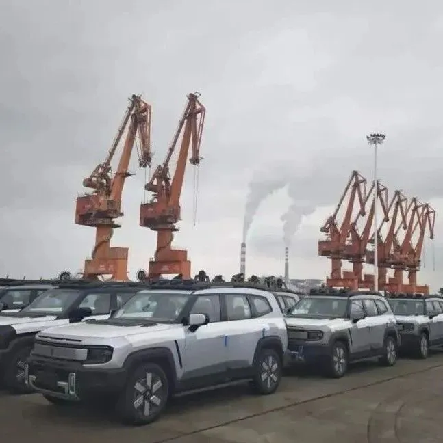 超千臺(tái)長安出口汽車在欽州港完成集港