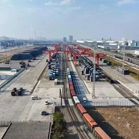 调车作业保畅通——西部陆海新通道春运货运动能持续释放