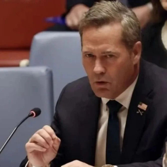 安理会通过决议，中俄弃权，伊朗盟友最狠行动！