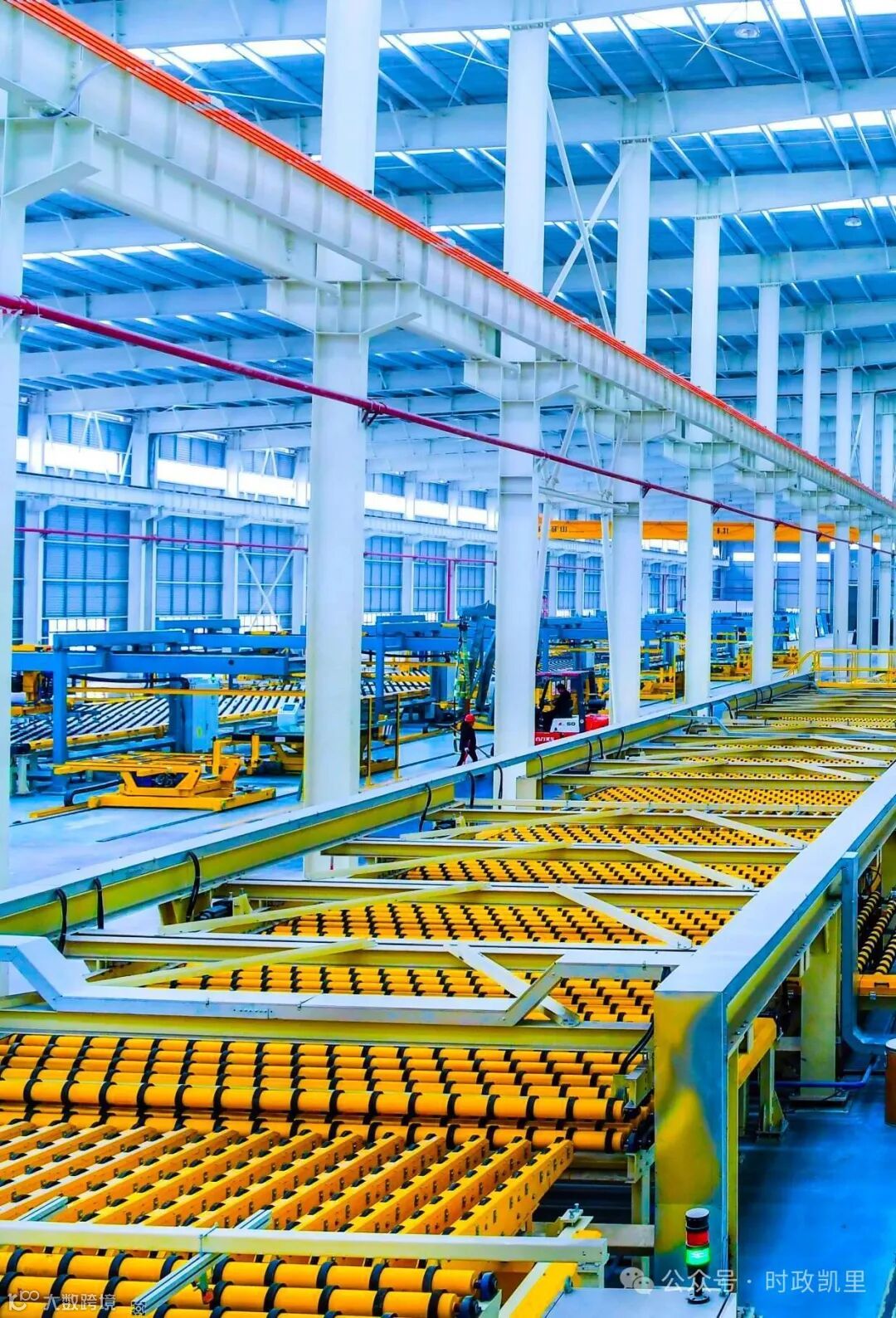 贵州黔玻永太新材料有限公司玻璃自动化生产线 (2).jpg