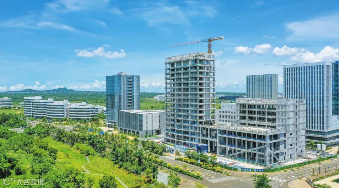 目前，康赛妮高端消费品研发与智能制造项目建设正在有序推进。 本报记者 康登淋 摄.jpg