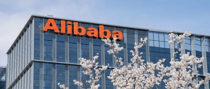 不到24小时，连放俩大招，AI时代的“阿里速度”