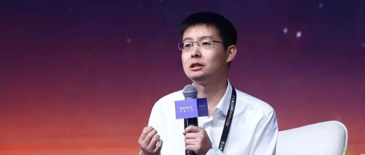 王兴兴：今年机器人会比博尔特更快；QClaw 即将公测，微信入口全面升级；AI 大厂月薪三万疯抢文科生 | 极客早知道