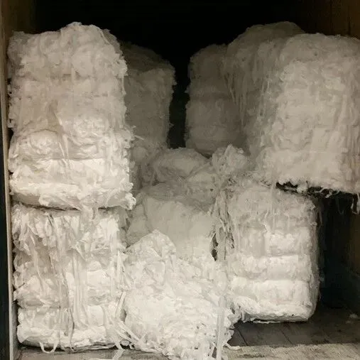 260318-4: 美国的PET Fiber Bales (0.6 IV)， PET白色化纤打包，柜重13-15