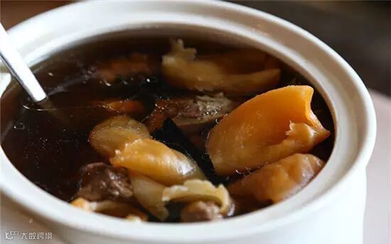 白鹭鸭灵芝汤的做法