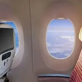 这家航空公司强制要求乘客使用耳机