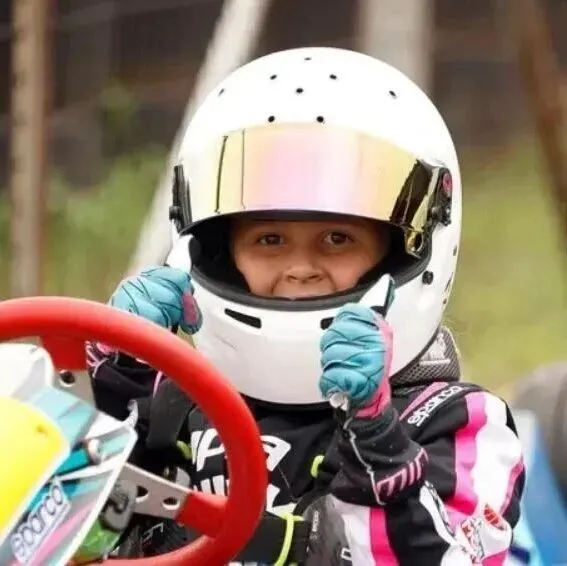 8歲南非卡丁車冠軍嶄露頭角 未來或成頂級(jí)賽車手