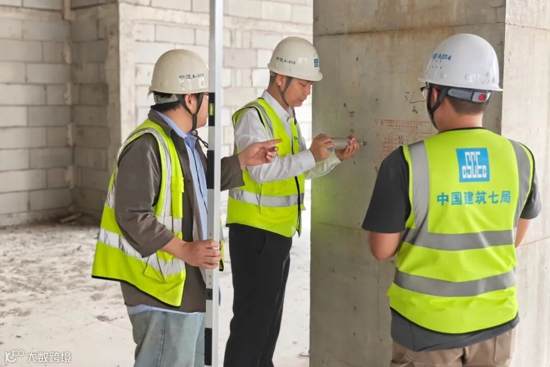 夜间加班施工 (2).JPG