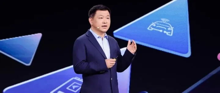 脉速跨境 l 华为云公布AI新布局；苹果新款Mac首销破纪录；OpenAI拟将员工增至8000人