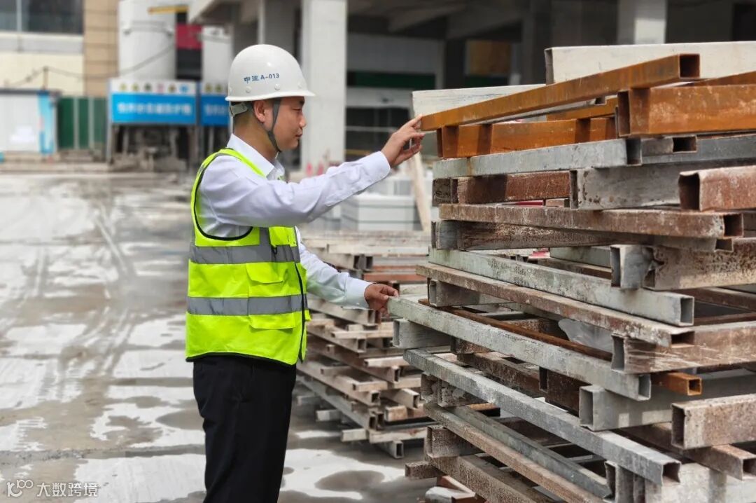 参观南阳第一党支部旧址 (2).JPG