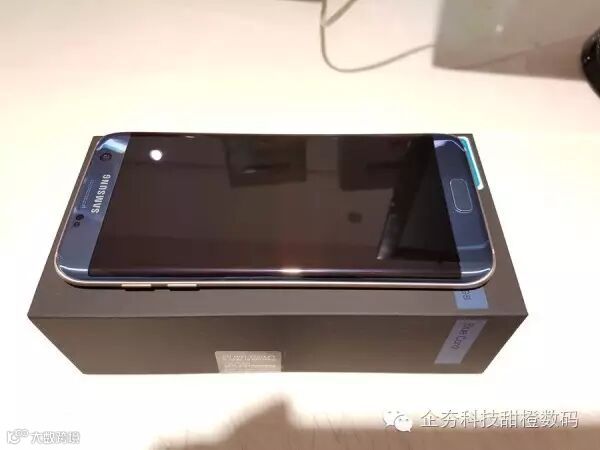 blue-coral-galaxy-s7-edge-unboxing-6.jpg