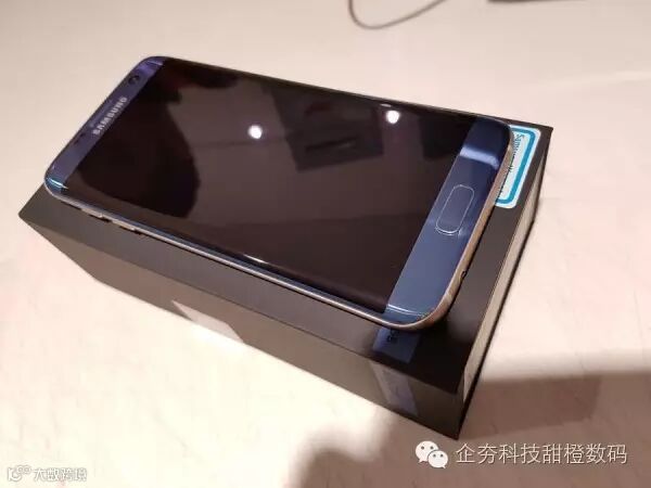 blue-coral-galaxy-s7-edge-unboxing-3.jpg