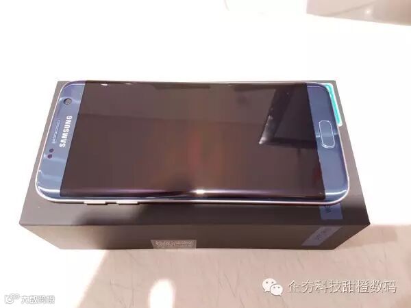 blue-coral-galaxy-s7-edge-unboxing-5.jpg