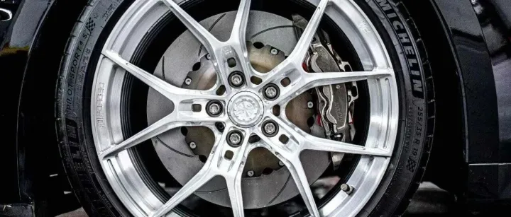 改装案例丨奥迪S5 升级迈拓R68六活塞卡钳套装