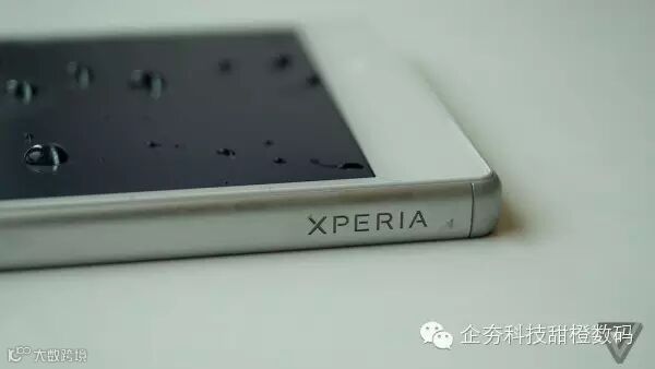 sony_xperia_z5_water_5.0.jpg