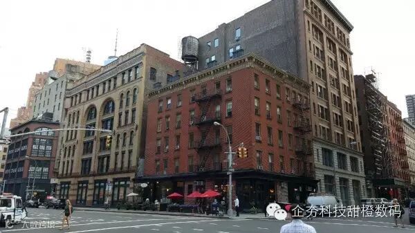 3.7 Photo-L-Note5-high-res.jpg