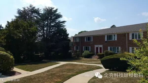 1.6 Photo-CNote-4-high-res.jpg