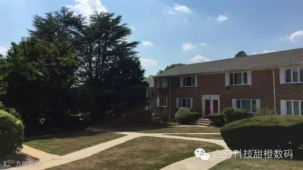 1.4 Photo-A-iPhone-6-Plus-high-res.jpg