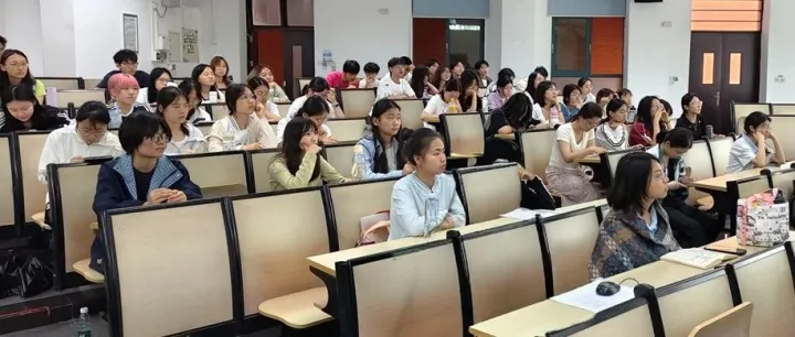 计算广告与品牌传播专业系列课程推荐｜《AIGC与计算视觉设计》介绍与微课堂活动报道