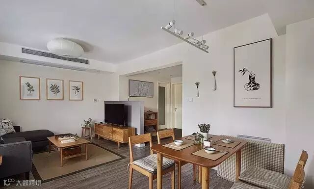 换个角度来看看整个空间,原木带来原汁原味的自然风。