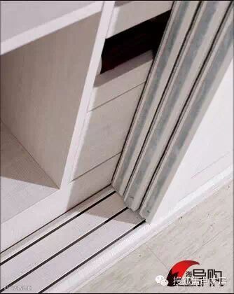 好莱客北欧阳光衣柜