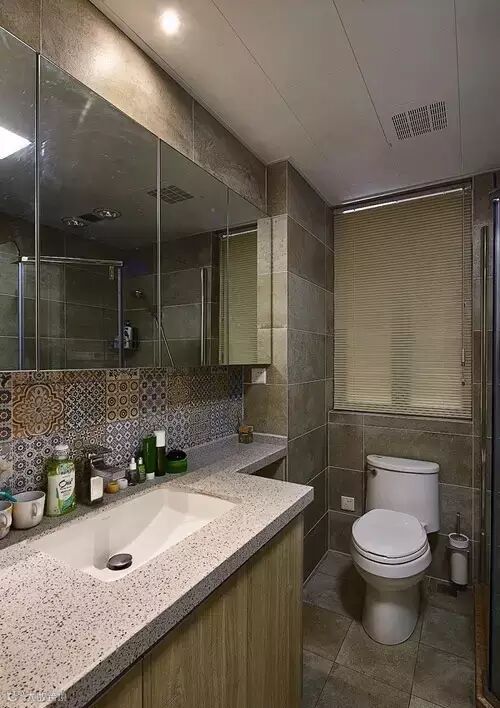 复古风的瓷砖,装饰性的花片,都体现了女主人的小心思。