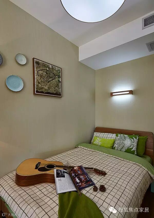 次卧比较简单一些