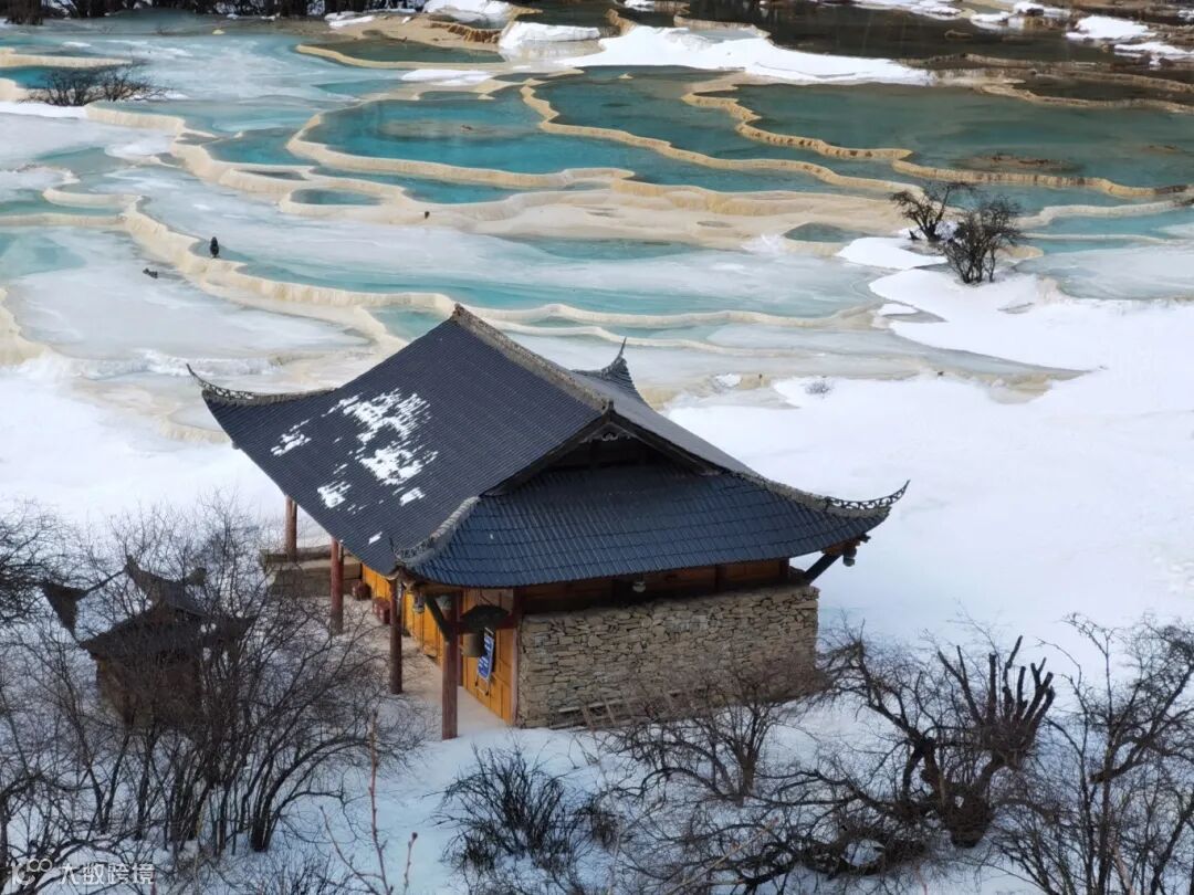 15.《池如碧，檐如钩，别是一般风景在心头》 摄影：胡志刚.jpg