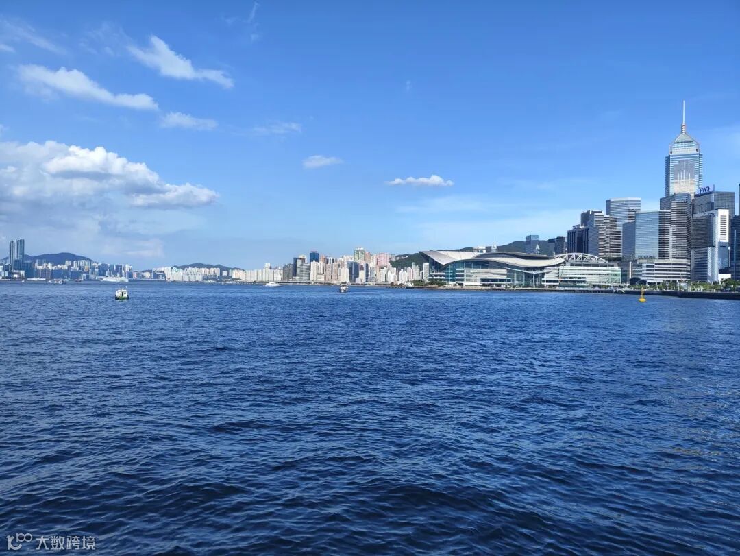 75.《城市天际线》 摄影：庞鑫.jpg